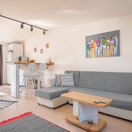 Central, Cozy, 15 Min Walk To The Beach, Fast Wi-Fi, Free Parking, 4Ppl Bodrum Exterior photo